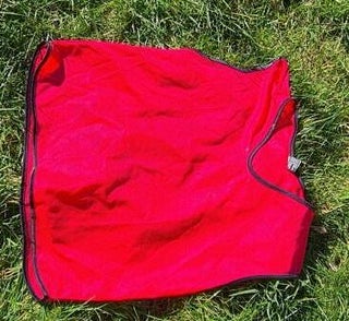 3 red bibs adult 1 XS